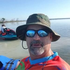 Meet your Posher, Lino